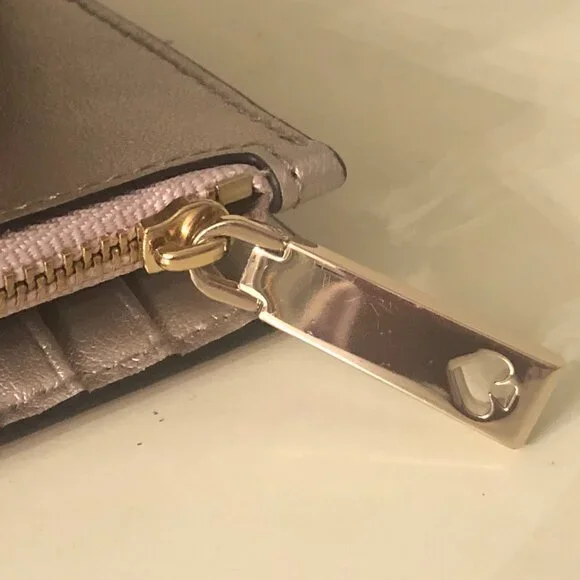 KATE SPADE PINK LEATHER SCALLOP WALLET ~ LARGE ~ 14 CARD SLOTS ~ GOLD INTERIOR - Picture 8 of 10